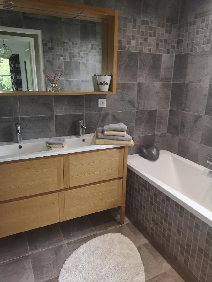 La Pause Bed & Breakfast Surville  Bagian luar foto