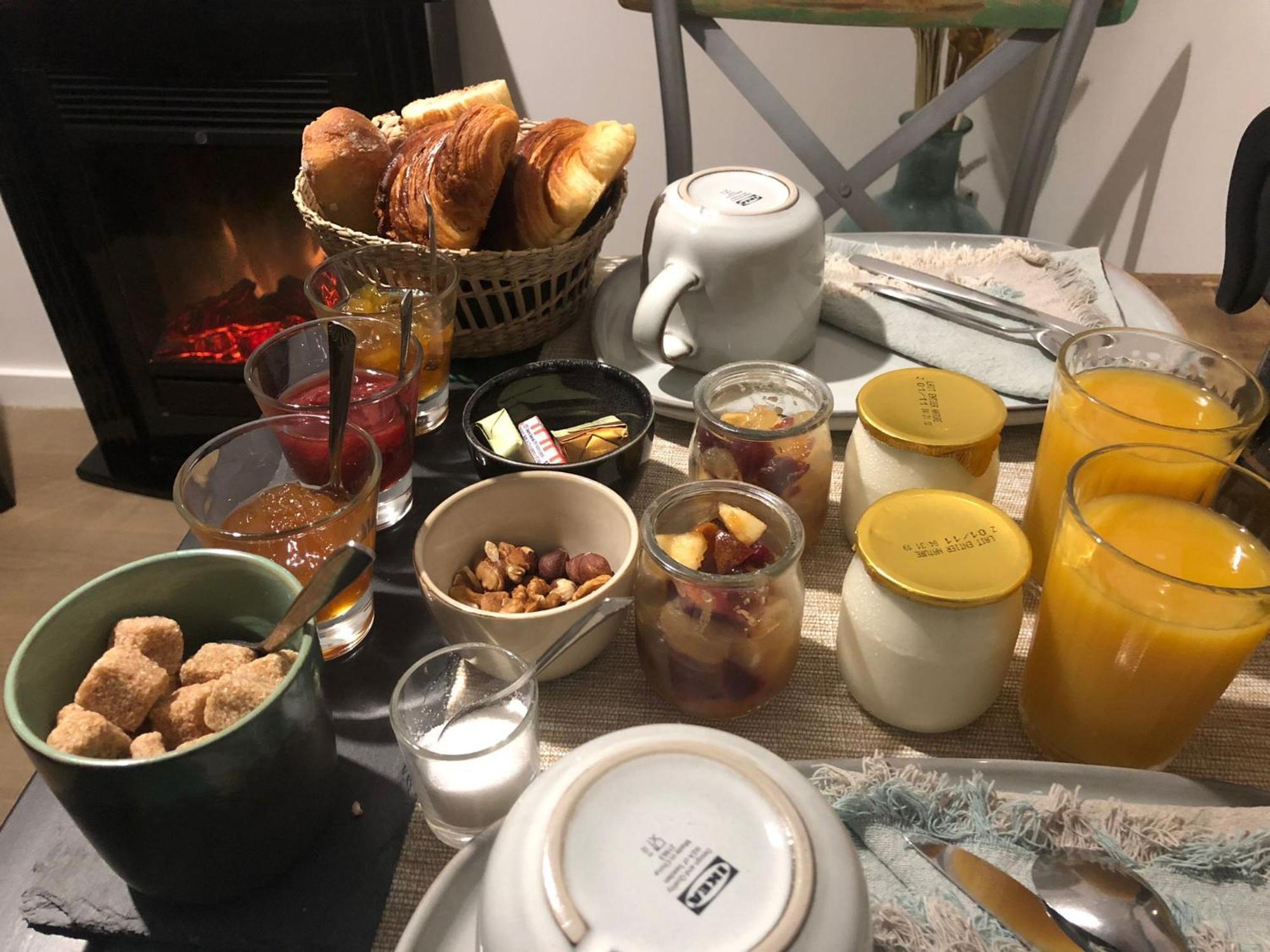 La Pause Bed & Breakfast Surville  Bagian luar foto