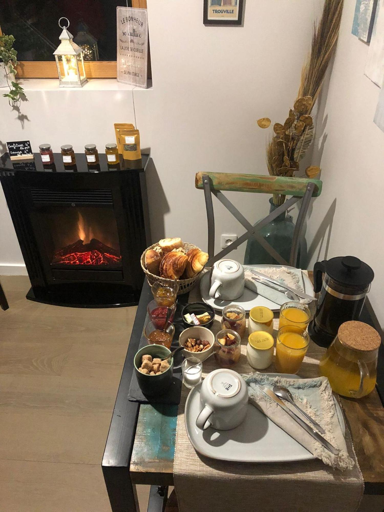 La Pause Bed & Breakfast Surville  Bagian luar foto